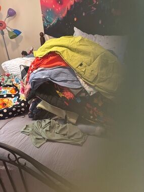 Women’s Scoop Neck Sweater - Light Olive